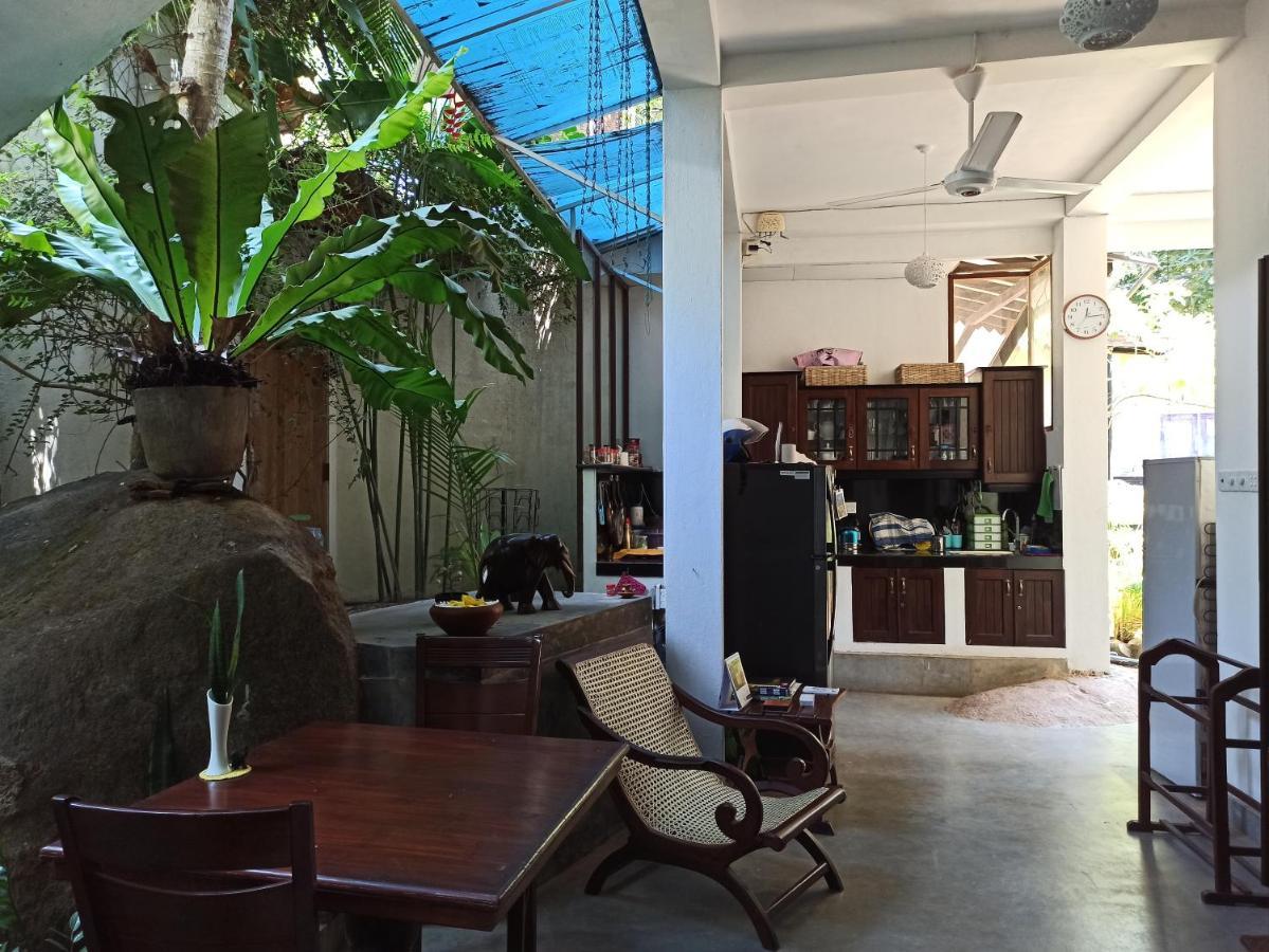 Butterfly Jewel Bed & Breakfast Unawatuna Dış mekan fotoğraf