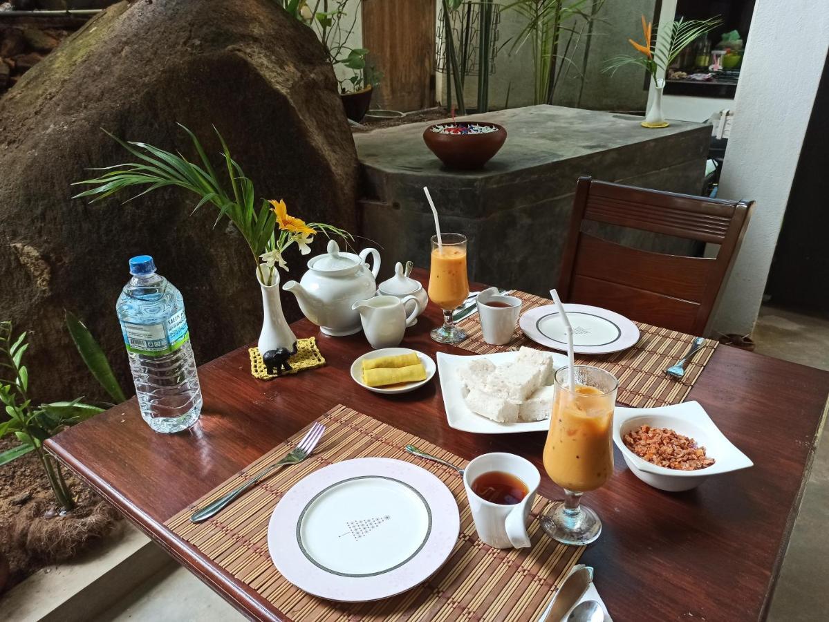 Butterfly Jewel Bed & Breakfast Unawatuna Dış mekan fotoğraf